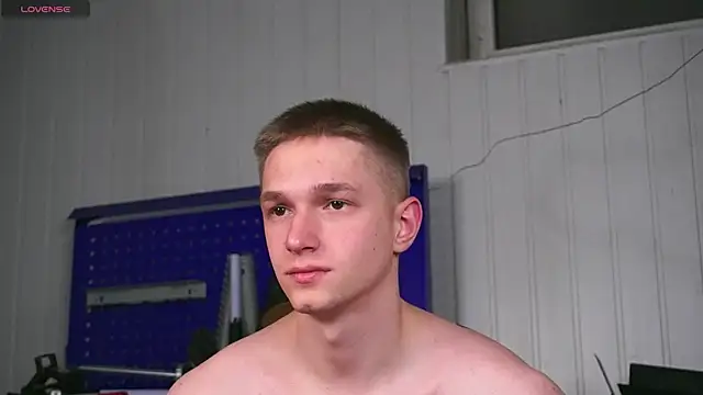 dustyn fox online show from 12-22-25, 03:42