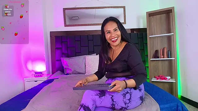 Anthonelaa   online show from 06-25-26, 07:29