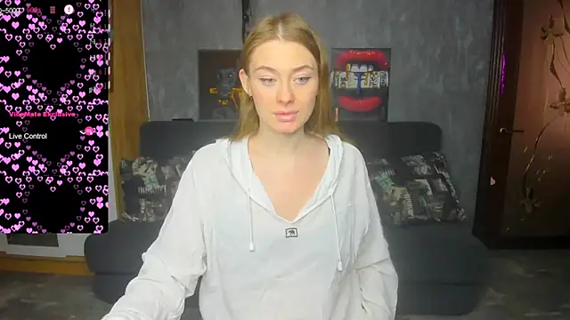 Demure Smile online show from 03-04-26, 12:44