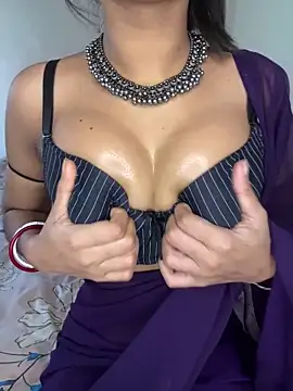 Snapshot of Hot-sexy222 chatting on 12-24-24, 02:54 Hot-sexy222 online show from 12-24-24, 02:54