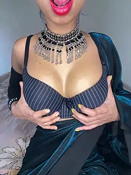 Snapshot of Hot-sexy222 chatting on 12-30-24, 03:03 Hot-sexy222 online show from 12-30-24, 03:03