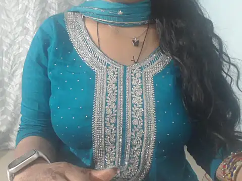 Snapshot of cute-priy chatting on 02-17-25, 05:58 cute-priy online show from 02-17-25, 05:58