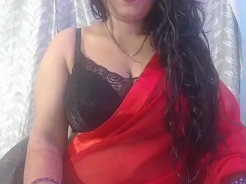 Snapshot of cute-priy chatting on 10-15-25, 04:45 cute-priy online show from 10-15-25, 04:45