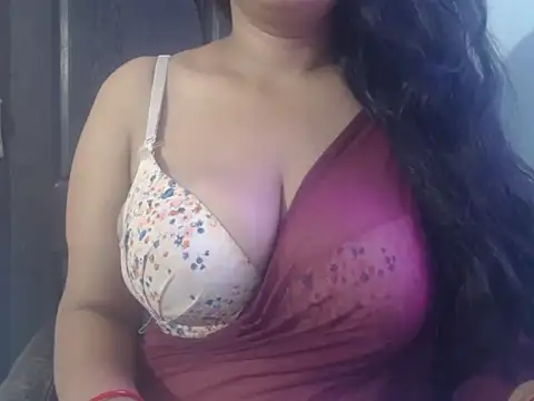 Snapshot of cute-priy chatting on 10-21-25, 08:48 cute-priy online show from 10-21-25, 08:48