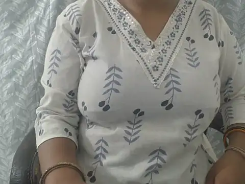 Snapshot of cute-priy chatting on 07-12-26, 03:08 cute-priy online show from 07-12-26, 03:08