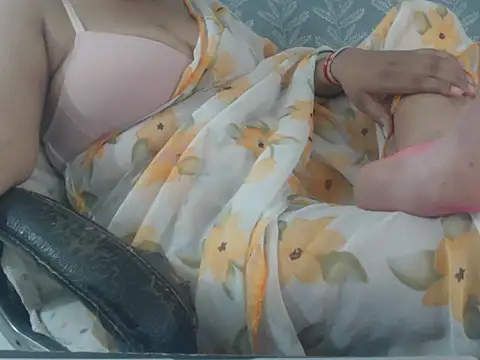 Snapshot of cute-priy chatting on 07-28-26, 11:17 cute-priy online show from 07-28-26, 11:17