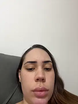 Julinha18 online show from 03-11-25, 03:37