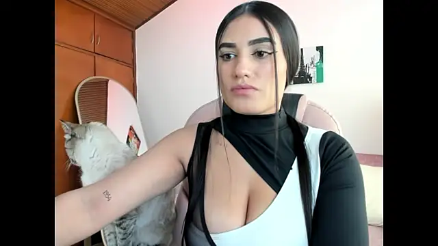 Snapshot of Alheli_16 chatting on 05-18-26, 12:11 Alheli 16 online show from 05-18-26, 12:11