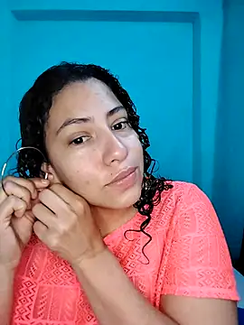 Snapshot of aixa_15 chatting on 05-12-26, 12:13 aixa 15 online show from 05-12-26, 12:13