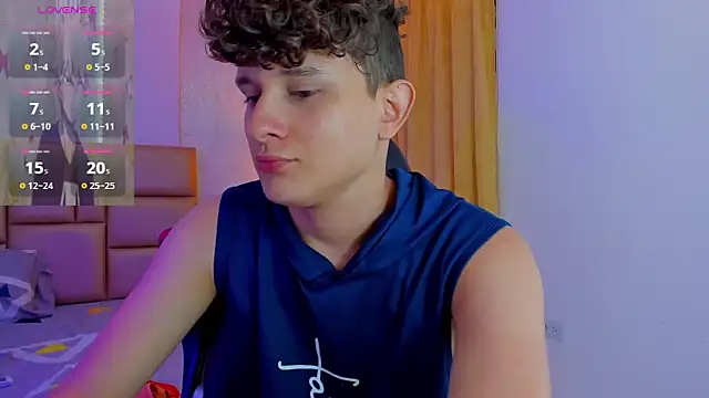 Snapshot of Nathan_Bluee chatting on 12-22-24, 05:21 Nathan Bluee online show from 12-22-24, 05:21