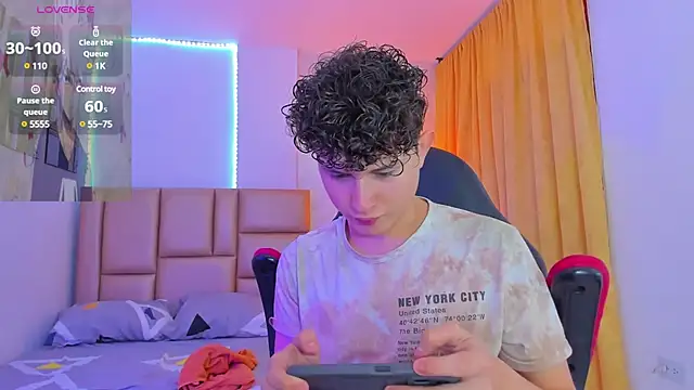 Snapshot of Nathan_Bluee chatting on 12-23-24, 03:12 Nathan Bluee online show from 12-23-24, 03:12