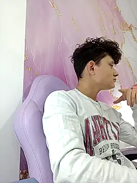 Snapshot of Nathan_Bluee chatting on 01-14-25, 02:43 Nathan Bluee online show from 01-14-25, 02:43