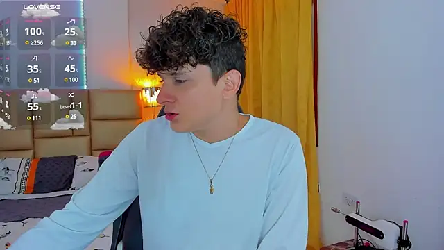 Snapshot of Nathan_Bluee chatting on 01-17-25, 01:56 Nathan Bluee online show from 01-17-25, 01:56