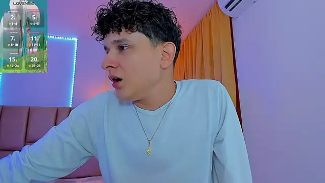 Snapshot of Nathan_Bluee chatting on 03-03-25, 04:24 Nathan Bluee online show from 03-03-25, 04:24