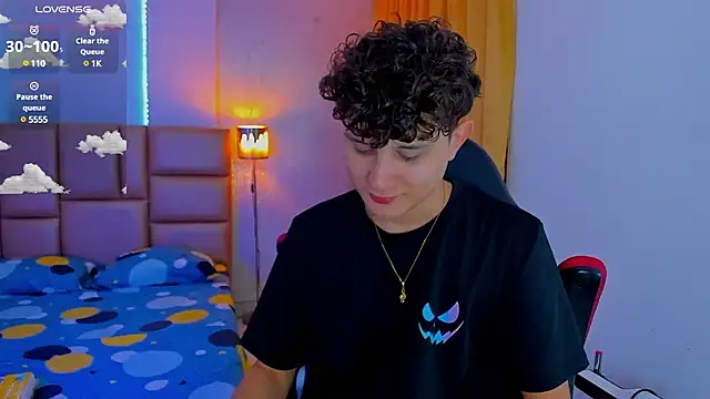 Snapshot of Nathan_Bluee chatting on 03-15-25, 01:07 Nathan Bluee online show from 03-15-25, 01:07