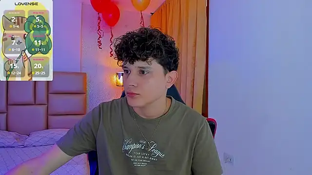 Snapshot of Nathan_Bluee chatting on 03-22-25, 01:08 Nathan Bluee online show from 03-22-25, 01:08