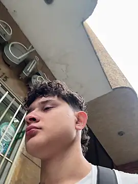 Snapshot of Nathan_Bluee chatting on 10-08-25, 12:03 Nathan Bluee online show from 10-08-25, 12:03