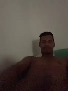 Snapshot of mike_xxl chatting on 04-05-26, 12:35 mike xxl online show from 04-05-26, 12:35