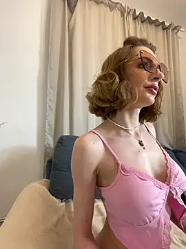 Snapshot of Kat_kate chatting on 02-14-25, 03:05 Kat kate online show from 02-14-25, 03:05
