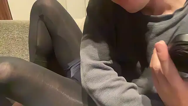 atom0407 online show from 01-10-25, 06:06