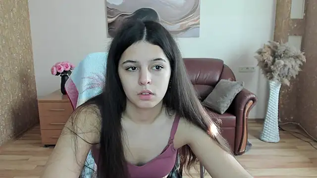 Snapshot of Molly_Owens chatting on 09-20-25, 06:25 Molly Owens online show from 09-20-25, 06:25