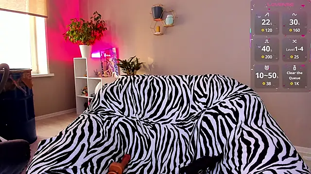 Snapshot of Tanya_Acid chatting on 03-18-25, 06:46 Tanya Acid online show from 03-18-25, 06:46