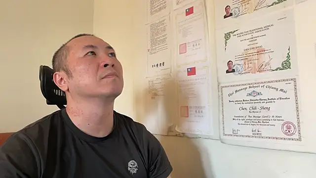 Snapshot of chih515 chatting on 12-07-24, 06:43 chih515 online show from 12-07-24, 06:43