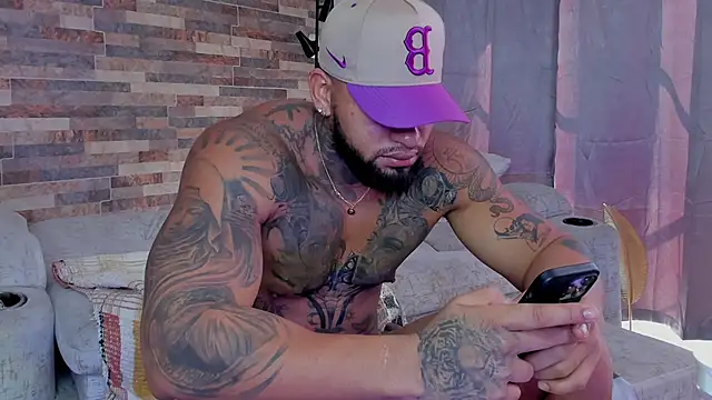 Snapshot of zaiin_diesel chatting on 01-12-25, 01:48 zaiin diesel online show from 01-12-25, 01:48