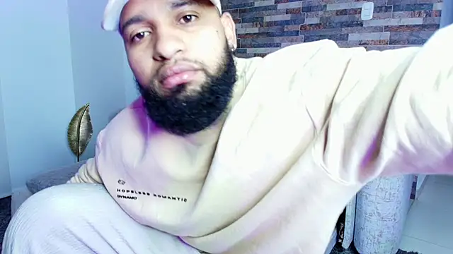 Snapshot of zaiin_diesel chatting on 09-22-25, 10:39 zaiin diesel online show from 09-22-25, 10:39