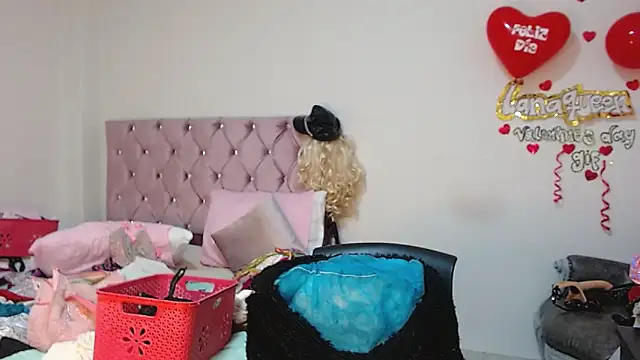 lanaqueen699 online show from 03-01-25, 03:27