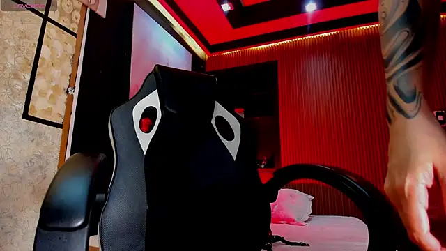 Melany Luv online show from 11-20-25, 09:03