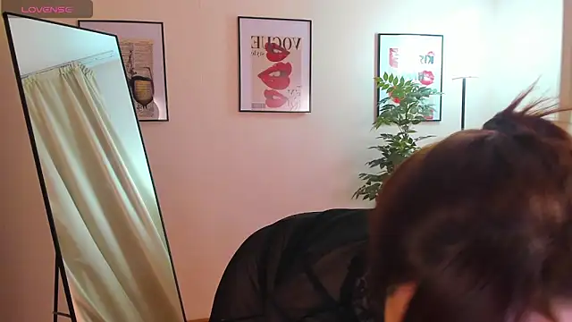 VanessaSmuth online show from 09-19-25, 01:51