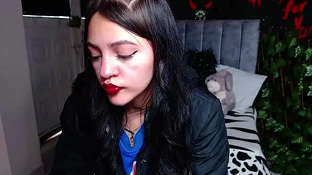 Violettasquirt online show from 04-21-26, 01:39