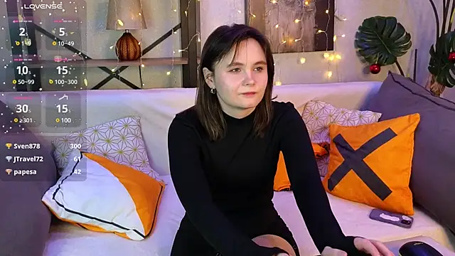 Snapshot of CiriRianonn chatting on 12-12-24, 10:45 CiriRianonn online show from 12-12-24, 10:45