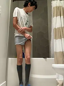 yfui221 online show from 04-11-26, 08:57