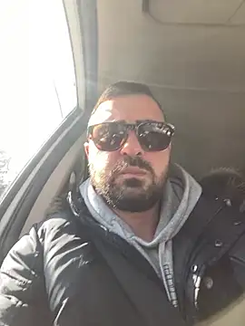 Snapshot of petan33 chatting on 03-04-26, 12:33 petan33 online show from 03-04-26, 12:33