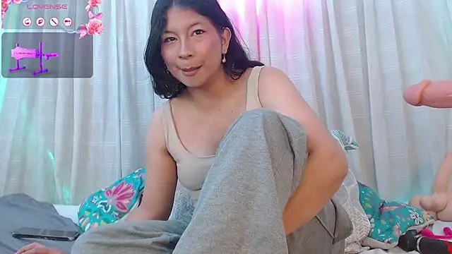 zoewilliams2 online show from 12-14-25, 04:18