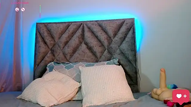 Snapshot of zoewilliams2 chatting on 06-02-26, 02:46 zoewilliams2 online show from 06-02-26, 02:46