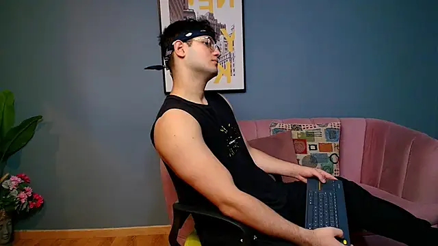 Snapshot of Mark_Evans1_ chatting on 03-19-25, 07:38 Mark Evans1  online show from 03-19-25, 07:38