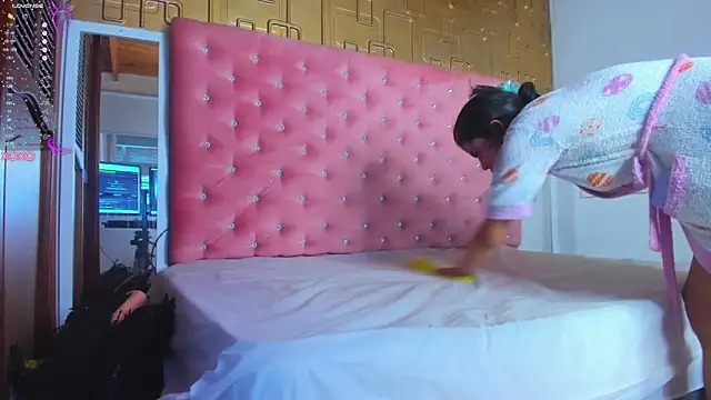 Snapshot of Molly_gomez_ chatting on 01-19-25, 10:17 Molly gomez online show from 01-19-25, 10:17