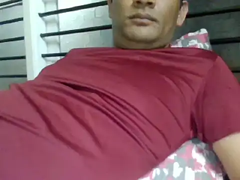 Snapshot of NiceBoy9099 chatting on 01-12-25, 05:44 NiceBoy9099 online show from 01-12-25, 05:44