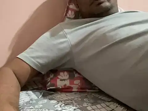 Snapshot of NiceBoy9099 chatting on 09-11-25, 05:35 NiceBoy9099 online show from 09-11-25, 05:35