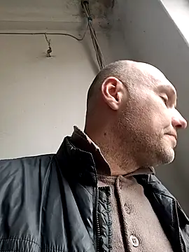 Pineapple04 online show from 04-14-26, 06:52