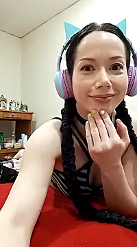 Snapshot of SashaGrinch chatting on 12-15-24, 01:00 SashaGrinch online show from 12-15-24, 01:00