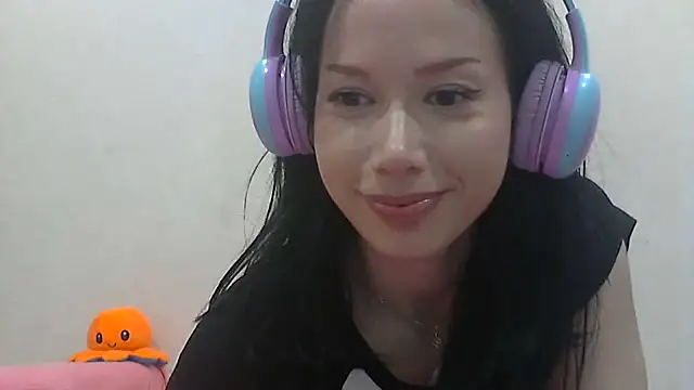 Snapshot of SashaGrinch chatting on 02-02-25, 05:48 SashaGrinch online show from 02-02-25, 05:48