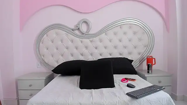 Ethan  Walker online show from 12-18-25, 02:34