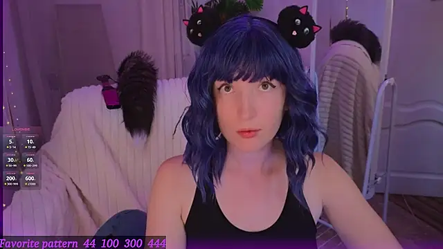 Toxic Ellies online show from 06-12-26, 07:29