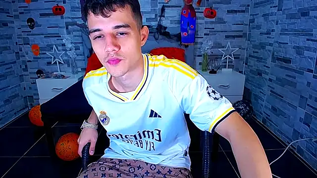 ADAM HOT online show from 10-16-25, 08:54