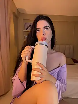 Snapshot of Mavi_Coless chatting on 11-06-25, 02:01 Mavi Coless online show from 11-06-25, 02:01