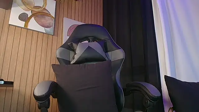 Camila Chainn online show from 12-17-25, 07:14